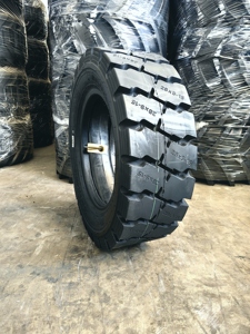Neumático Nuevo para Vehículos Industriales y Maquinaria de Construcción, Modelo DH901, Varios Tamaños: 4.00-8, 5.00-8, 6.00-9 - Product Image 3