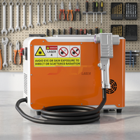 Machine de nettoyage au laser pulsé portable de 100 W, facile à transporter, pour l'élimination de la rouille, de la peinture et des couches d'oxyde sur les métaux