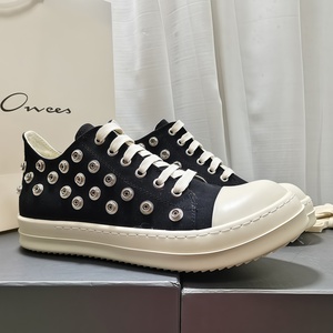 Baskets basses en toile de luxe pour hommes et femmes, style décontracté, à semelle épaisse, ajourées, avec rivets et lacets, collection été Guangzhou - Product Image 1