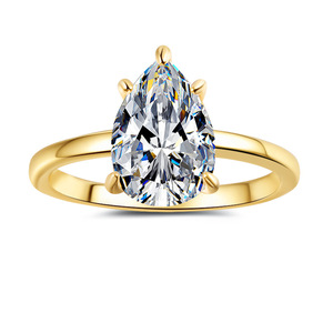 Anillos de Compromiso y Matrimonio Personalizados de Plata de Ley 925 con Baño de Oro de 18k, con Moissanita VVS1 en Corte Pera, Delicados y Modernos - Product Image 1