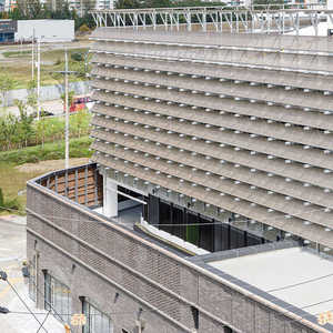 Panneau perforé en aluminium anodisé, design industriel pour murs-rideaux extérieurs, façade métallique anti-corrosion - Product Image 5