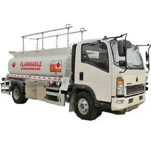 Sinotruk howo 6cbm Tanque de aceite pequeño 6000 litros Camión cisterna de combustible de 1500 galones