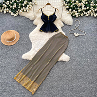 Ensemble deux pièces élégant pour femme : débardeur cami orné de strass et jupe longue taille haute, idéal pour l'été et les trajets quotidiens