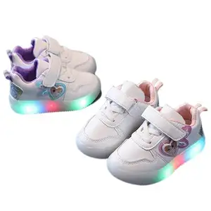 Zapatillas deportivas con luces LED luminosas para niños y niñas, zapatos infantiles de tendencia, informales, antideslizantes, suela blanda