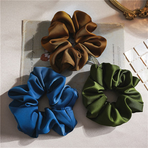 2024 nuevo satén Ins estilo francés grande Scrunchie elegante banda para el cabello de terciopelo para <span class=keywords><strong>mujeres</strong></span> Simple accesorio para el cabello <span class=keywords><strong>en</strong></span> Stock - Product Image 2