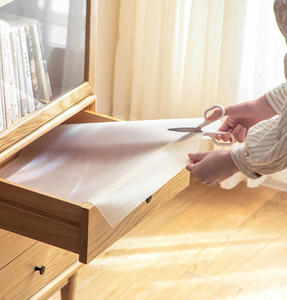 แผ่นรองลิ้นชักกันลื่น กระดาษรองลิ้นชัก แผ่นรองตู้กับข้าว ตู้เสื้อผ้า แผ่นรองแบบไม่มีกาว สำหรับห้องน้ำ ตู้เสื้อผ้า ตู้เย็น ใต้ซิงค์ - Product Image 3