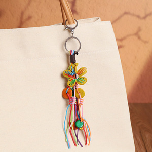 Breloque de sac bohème colorée en coquille de noix de coco avec pompon, porte-clés fait main, accessoire suspendu pour sac à dos ou voiture, style <span class=keywords><strong>hippie</strong></span> arc-en-ciel tressé pour fille, idéal pour les vacances - Product Image 5