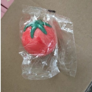 Balle anti-stress unisexe en PU résistant à l'eau, 6,0 cm, en forme de tomate, pour sport et jeu, impression de logo personnalisée, vente chaude - Product Image 6