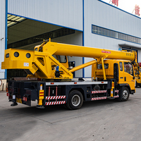 Camion-grue Sinotruk HOWO avec châssis 10T, flèche télescopique droite, commande hydraulique à distance