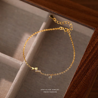 Bracelet Minimaliste en Argent 925 Plaqué Or 18 carats avec Breloques Nœuds, Collection Été 2025, Vente en Gros pour Femmes