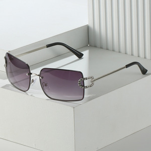 YTSXY229460 Occhiali da Sole Ovali Senza Montatura Foster Grant per Donna, Nuovo Design di Marca all'Ingrosso - Product Image 4