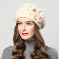 Béret Bonnet en Fourrure de Lapin d'Automne-Hiver pour Femme Âgée, Nouveau Modèle Tricoté Double Couche Chaud, Chapeau Béret Orné de Perles et Fleur
