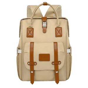 Sac à langer chic et compact, léger, capacité surprenante, et étui à sucette tendance et détachable - Product Image 1