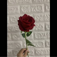 Meilleures ventes : Roses artificielles faites à la main en velours rouge, branche de rose à tête unique pour la fête des Mères, la décoration de fêtes et les événements