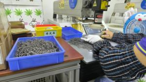 מפעל מקורי לייצר מותאם אישית את מעיינות סליל מפותלים כולל סוג צירית ורדיאלי על ידי חומר שונה - Product Image 5