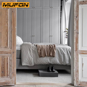 Mobili Armadi Guardaroba in Legno Grigio Stile Shaker, Cabina Armadio su Misura in Legno Massello a 6 Ante, Ultimi Design di Armadi per Coppia per Camera da Letto - Product Image 3