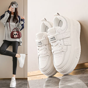 รองเท้ากีฬาลำลองเสริมส้นสำหรับผู้หญิง ขายส่ง แฟชั่นใหม่ ทันสมัย สวมใส่สบาย กันลื่น หนังเทียม เดินสบาย - Product Image 6