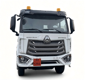 รถบรรทุกขนส่งก๊าซ LPG โพรเพน ทนทาน เชื่อถือได้ ขนาด 25000L-40000L ยี่ห้อ Sinotruk HOWO รถบรรทุกน้ำมันเชื้อเพลิงสำหรับการถ่ายเทน้ำมันเชื้อเพลิงเครื่องบินพลเรือน - Product Image 1