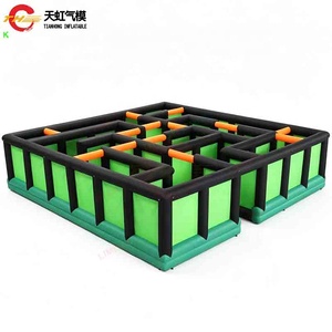 Labyrinthe gonflable géant personnalisé de 6m/7m/8m/9m/10m, château hanté pour enfants et adultes - Product Image 1