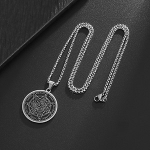 Punk étoile à sept branches Viking étanche, Anti couleur en acier inoxydable accessoires de mode pendentif collier hommes en gros - Product Image 4