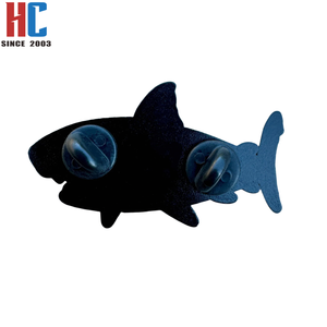 Épinglette en émail métallique moderne personnalisée, motif requin, vie marine, créatures océaniques et d'aquarium, cadeau artisanal, 20 ans d'expérience en usine - Product Image 4