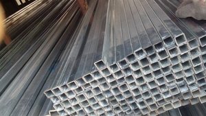 Tuyau en acier creux <span class=keywords><strong>noir</strong></span> conforme à la norme ASTM 2x2 pouces pour la construction et l'ingénierie des clôtures - Product Image 4