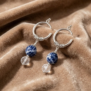 Pendientes de aro abiertos plateados personalizados al por mayor con cuentas de imitación de vidrio, joyería vintage hipoalergénica para mujer - Product Image 2