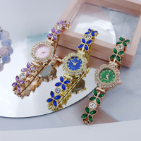 Jam Tangan Gelang Bunga Dial Kecil untuk Wanita Versi Kristal Korea Jam Tangan Kuarsa Bulat Modis Sederhana Jam Tangan Wanita