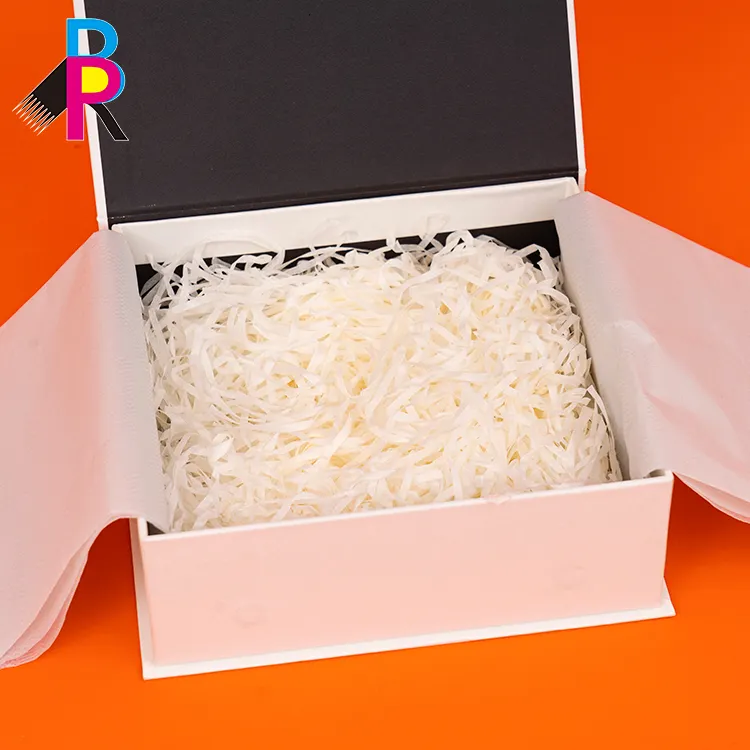 Boîtes cadeaux personnalisées pour cadeau Boîte cadeau magnétique de luxe Boîte cadeau de Noël avec papier de soie