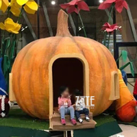 Grande sculpture de maison citrouille géante en fibre de verre pour décoration d'Halloween, statue de citrouille en résine