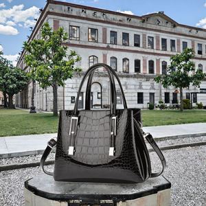 Knitted Handbag Niche Bucket Tote Bag Casual One-shoulder Woven Carrying Bag - Product Image 2