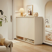 Meuble à chaussures 4 portes avec poignée dissimulée, finition crème mate, compartiment inférieur séparé pour pantoufles, meuble de rangement pour chaussures d'entrée