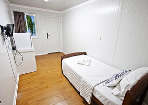 Maison conteneur préfabriquée de 20 pieds à 1 chambre, unité d'hôtel préfabriquée, structure en acier certifiée CE pour camp minier et projet touristique - Product Image 4