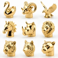 Capuchon de parfum OEM/ODM en Zamac de la série Majestic Wildlife, fermeture en métal doré poli, forme personnalisée pour parfum de niche