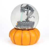 Vente en gros de boules à neige personnalisées en résine pour Halloween citrouille Souvenirs Figurines Home Festival Decor Cadeau pour enfants