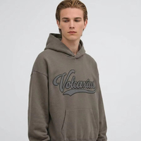 Hoodie personnalisé exclusif avec impression graphique sur mesure, prêt à porter, en coton lourd et durable, style streetwear urbain tendance