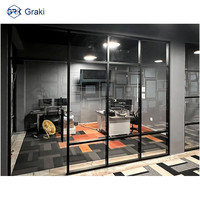 Cloisons acoustiques robustes Graki 45 dB en verre, cadre en aluminium moderne, écologiques et durables pour hôpitaux, écoles et supermarchés