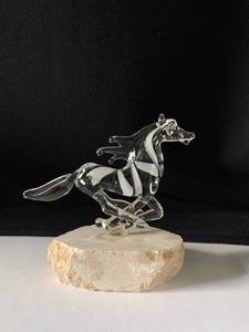 Figura de Caballo de Vidrio, Adorno Decorativo Artístico con Temática Animal, Escultura Hecha a Mano con Técnica de Fusión - Product Image 3