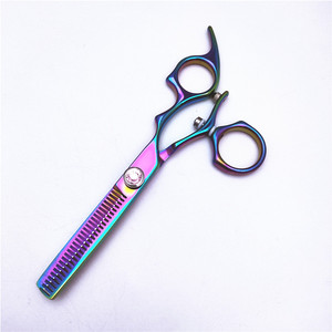 Ciseaux à cheveux Suzhou 5,5 pouces pour droitiers, lame standard, usage professionnel, qualité export, finition colorée, modèle FT - Product Image 1