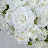 NINI Centre de table de mariage luxueux et moderne, fait main, personnalisable, avec boule de fleurs artificielles Gypsophile et roses, longue décoration de table