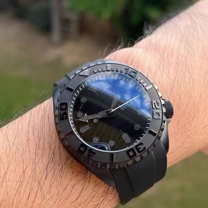 ساعة رجالية ميكانيكية أوتوماتيكية عالية الجودة مع زجاج ياقوتي وسوار مطاطي وتقويم وإضاءة ليلية - Product Image 2