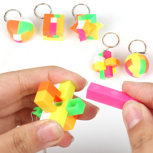 <span class=keywords><strong>2025</strong></span> mới bán buôn sáng tạo kongming Khóa Câu đố lắp ráp bóng Keychain Đồ chơi giáo dục cho trẻ em - Product Image 1
