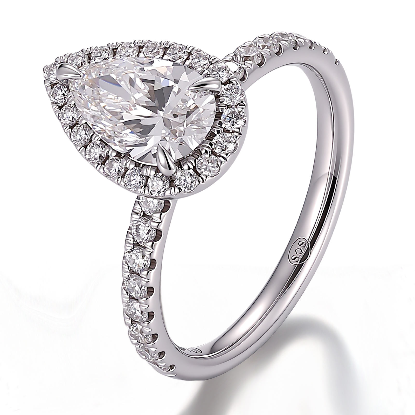 Bague en or massif 14 carats avec diamant de laboratoire