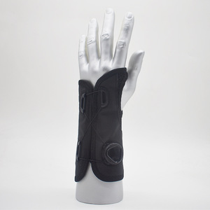 Attelle de poignet respirante en maille avec plaque de soutien incurvée en alliage d'aluminium pour fracture <span class=keywords><strong>du</strong></span> poignet et récupération <span class=keywords><strong>du</strong></span> <span class=keywords><strong>syndrome</strong></span> <span class=keywords><strong>du</strong></span> <span class=keywords><strong>canal</strong></span> <span class=keywords><strong>carpien</strong></span> - Product Image 3