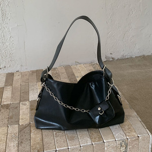 Silver Large Capacity Chain Shoulder Bag Horizontal <b>Square</b> Magnetic Buckle Water Resistant Fashion Tote For Everyday Use - Product Image 4