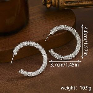 Pendientes de Latón de Lujo Ligero de Moda Europea y Americana, Diseño Geométrico Redondo Personalizado para Mujer - Product Image 3