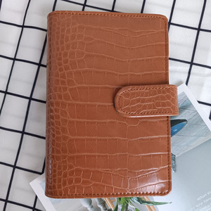 Nuovo prodotto A6 coccodrillo classico 6 raccoglitore ad anelli copertina per <span class=keywords><strong>Notebook</strong></span> in pelle etichette per buste per contanti <span class=keywords><strong>Notebook</strong></span> per rilegatura economica - Product Image 5