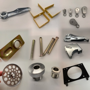 Pièces d'estampage en tôle de cuivre pur, plaque de frappe à clip personnalisée, professionnelle, tolérance +/-0,01 mm, surface anodisée - Product Image 1