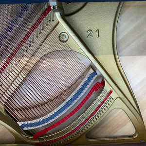 Instrumento de teclado musical <span class=keywords><strong>Piano</strong></span> acústico negro <span class=keywords><strong>Piano</strong></span> <span class=keywords><strong>vertical</strong></span> con patas rectas - Product Image 6