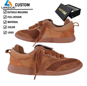 Sneakers décontractées rétro pour hommes personnalisées, respirantes, en mesh et daim, couleur et matériaux personnalisables, chaussures de sport pour la marche, sneakers personnalisées - Product Image 1